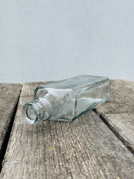 Пляшка скляна 0,5л Guala (20шт&times;26грн.) прямокутна для міцних напоїв  3637 фото